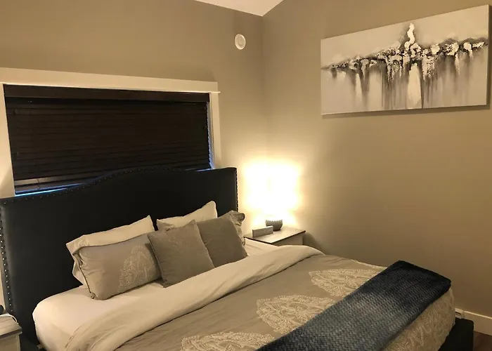 Sandy Feet Retreat Port Renfrew- Oceanfront 2Br Modern Cottage